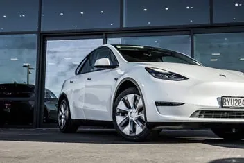 Tesla Model Y 2023 photo 5