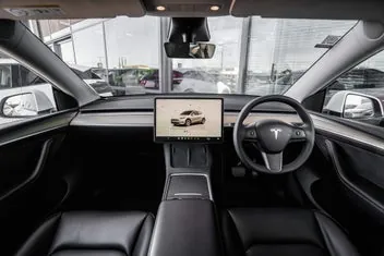 Tesla Model Y 2023 photo 3