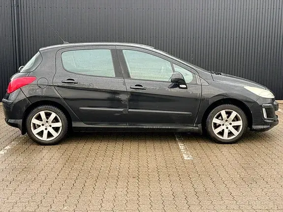 Peugeot 308 2008 photo 2