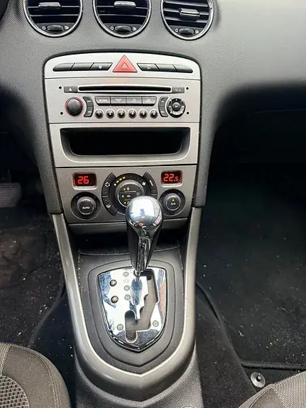 Peugeot 308 2008 photo 5