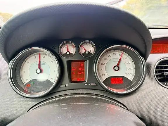 Peugeot 308 2008 photo 4