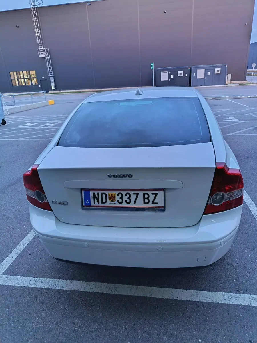 Volvo S40 2005 photo 2
