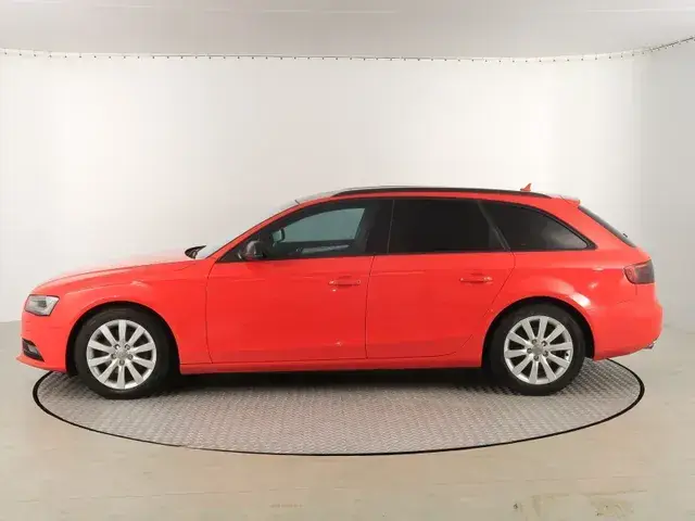 Audi A4 Avant 2014 photo 2