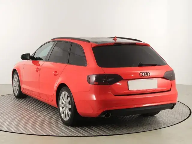 Audi A4 Avant 2014 photo 3