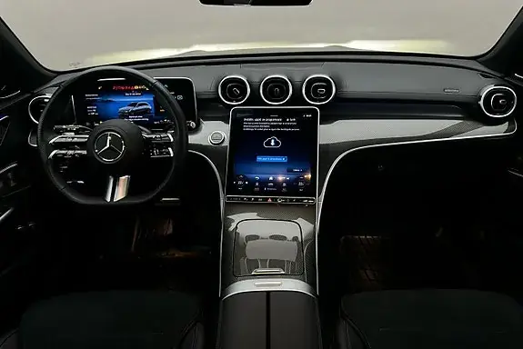 Mercedes-Benz C 300 E 2024 photo 3