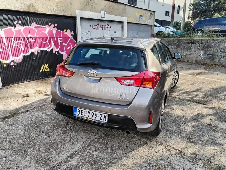 Toyota Auris 2014 photo 2