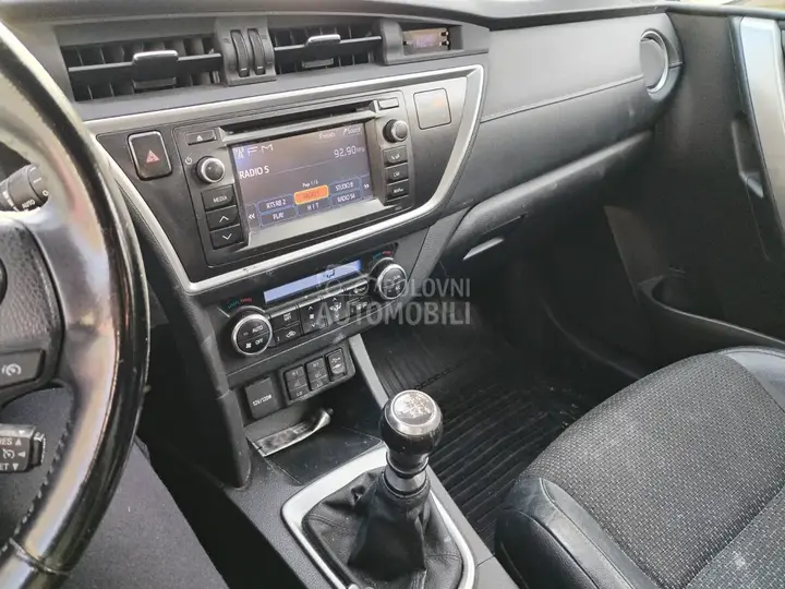 Toyota Auris 2014 photo 4