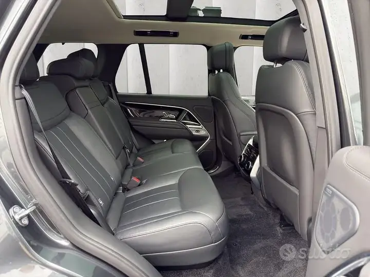 Land Rover Range Rover 2024 photo 5