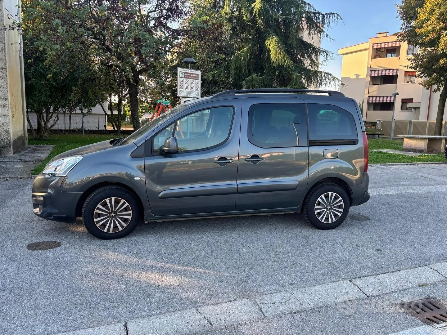Peugeot Partner 2017 photo 2
