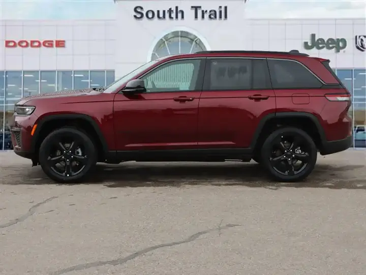 Jeep Grand Cherokee 2026 photo 3