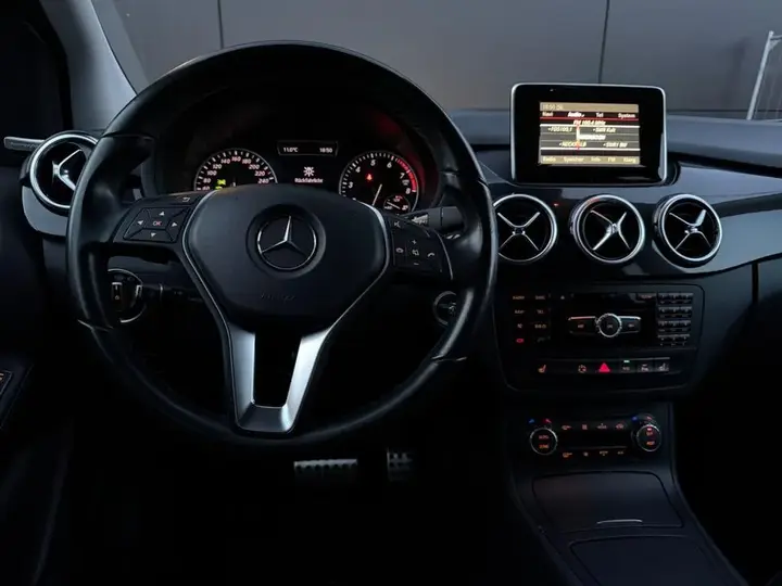 Mercedes-Benz B