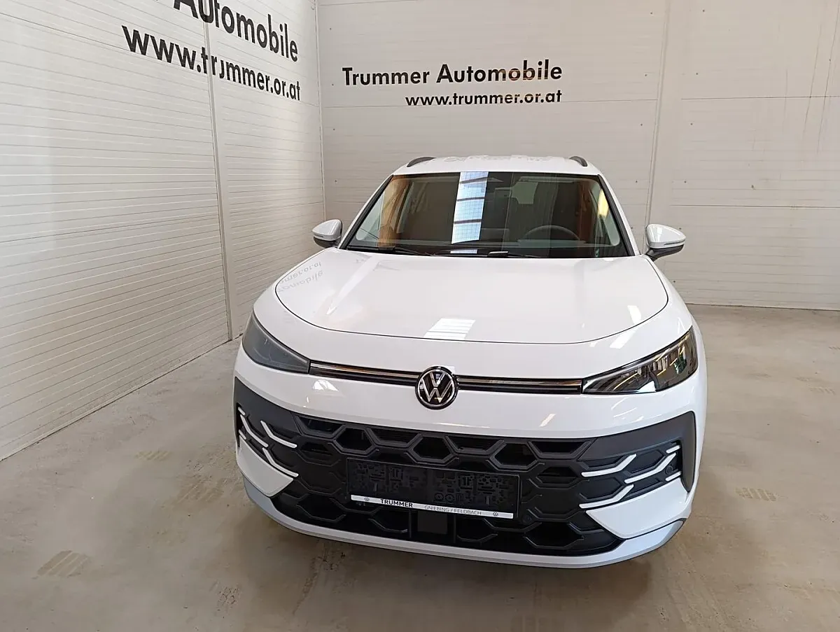 Volkswagen T-Roc 2026 photo 2