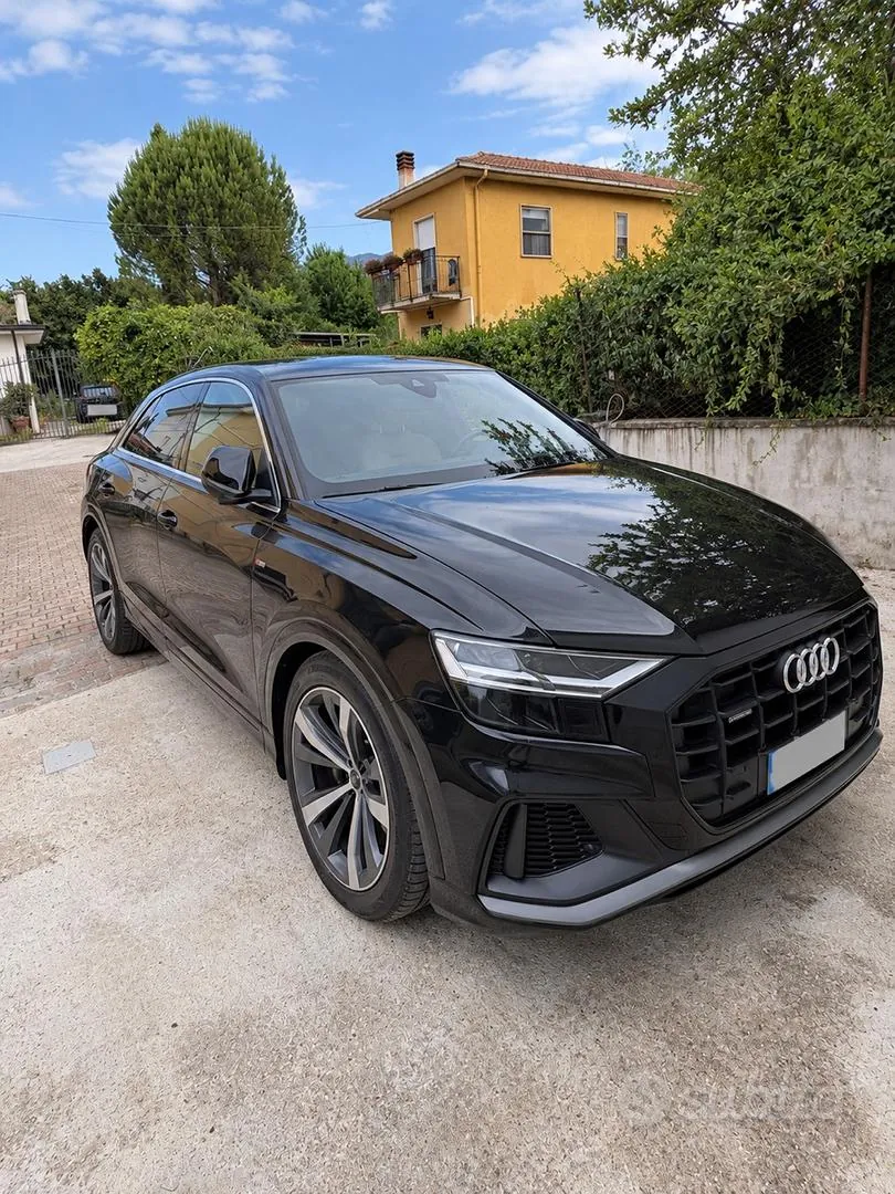 Audi Q8 2021 photo 2