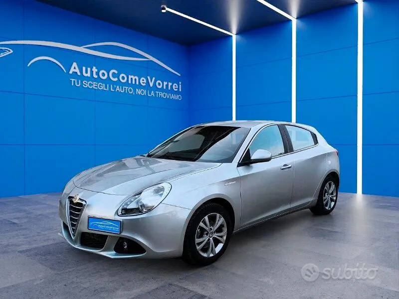 Alfa Romeo Giulietta 2013 photo 2