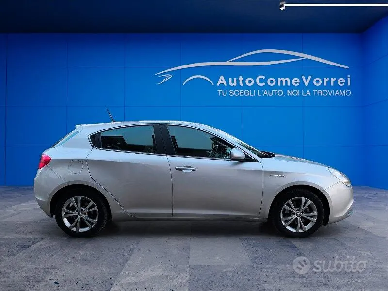 Alfa Romeo Giulietta 2013 photo 5