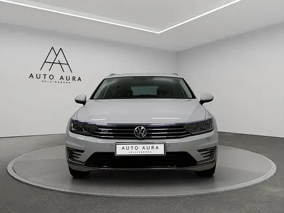 Volkswagen Passat 2018 photo 2