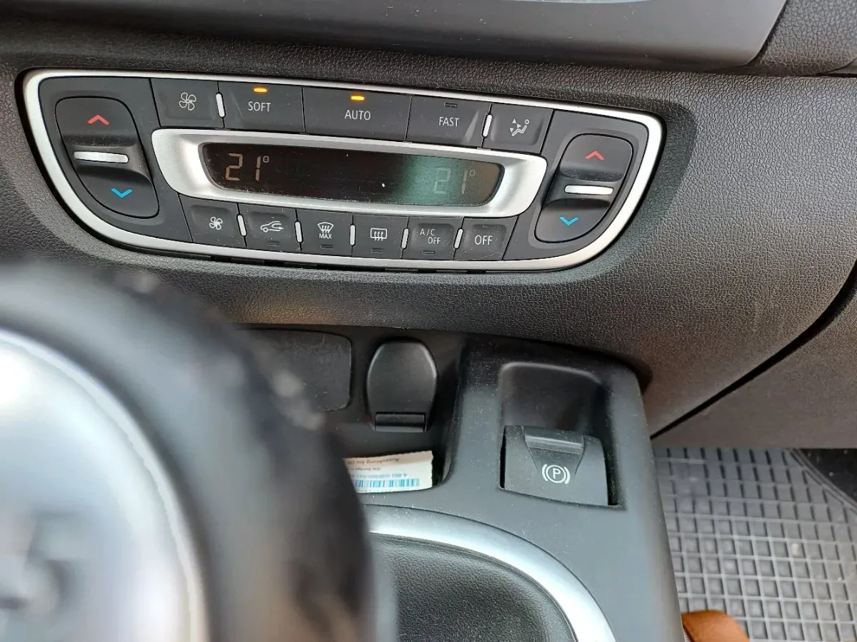 Renault Grand Scenic 2016 photo 3