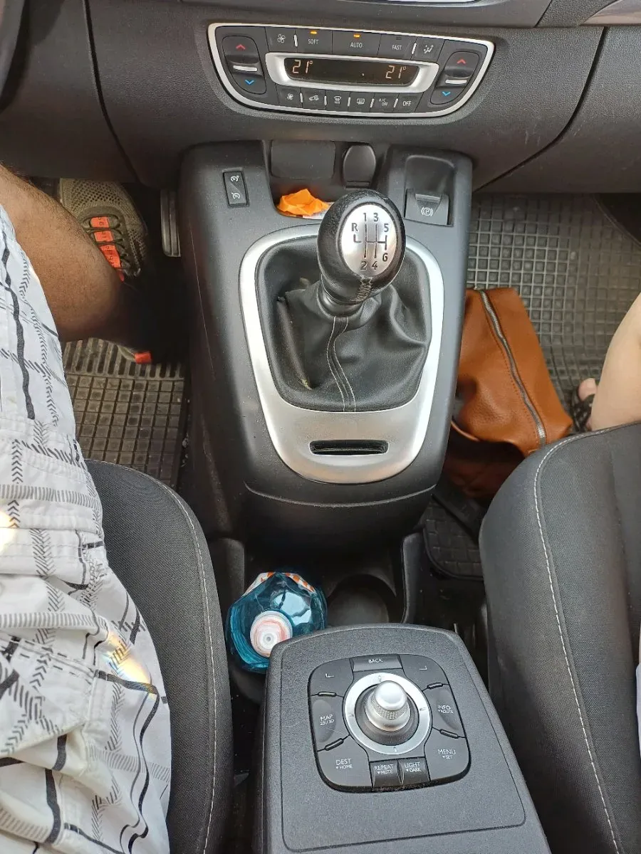 Renault Grand Scenic 2016 photo 2