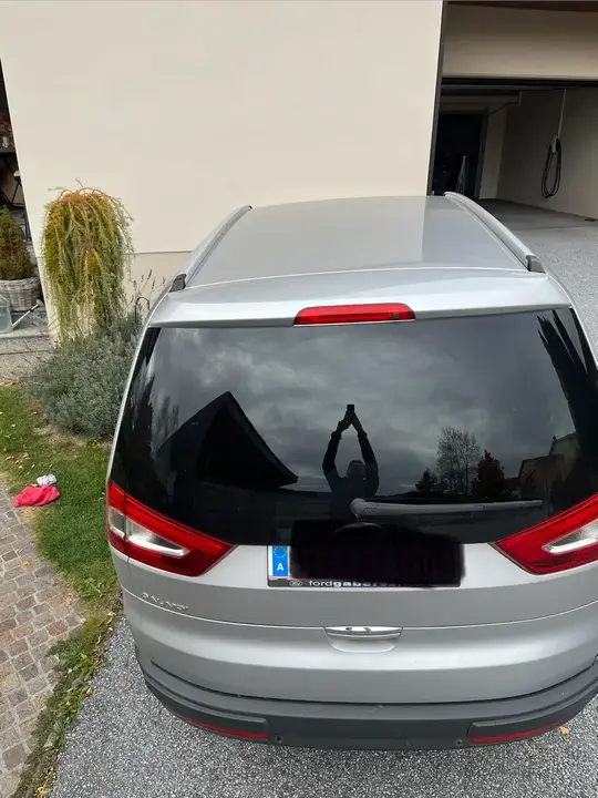 Ford Galaxy 2012 photo 3