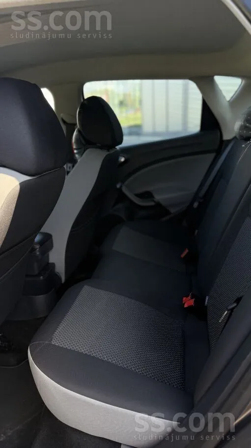 Seat Ibiza 2015 photo 5