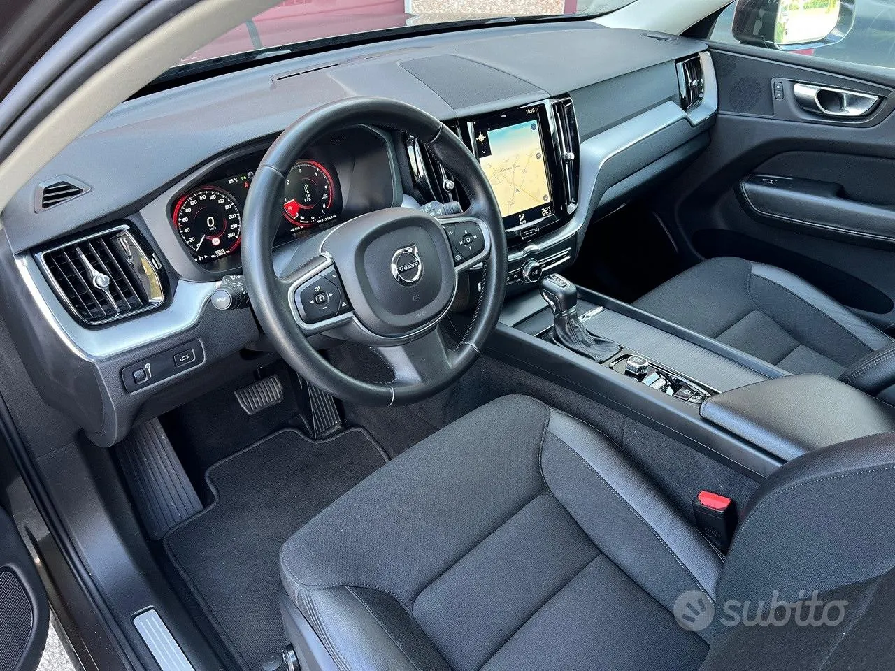 Volvo Xc60 2017 photo 4