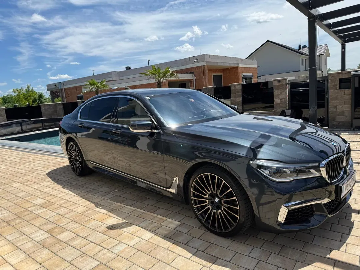 BMW 7 Series 2016 photo 3