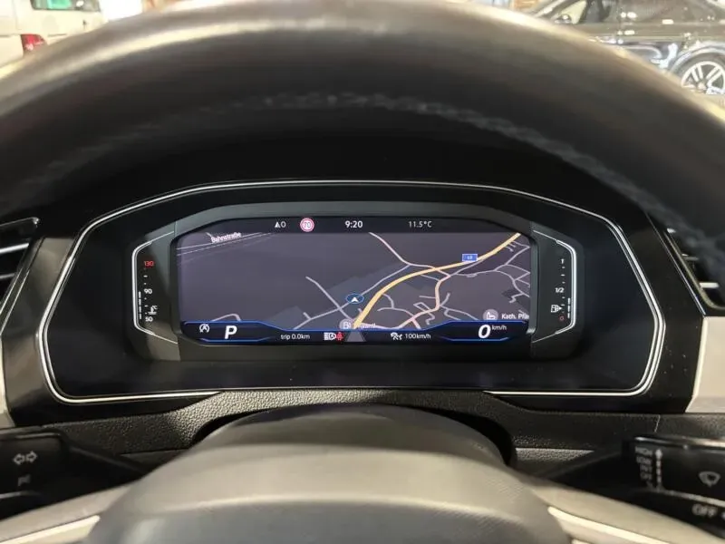 Volkswagen Passat 2023 photo 2