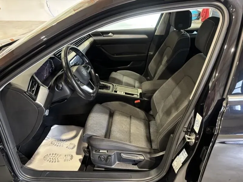 Volkswagen Passat 2023 photo 3