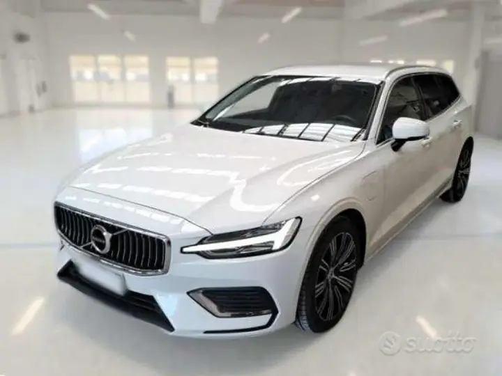 Volvo V60 2021 photo 2