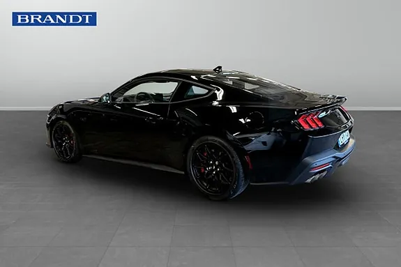 Ford Mustang 2026 photo 2