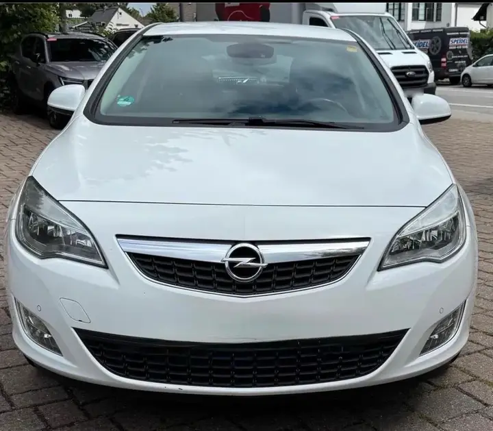 Opel Astra J