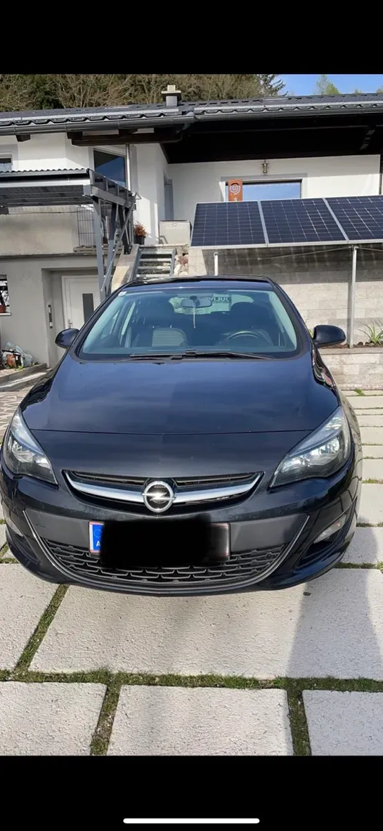 Opel Astra 2015 photo 2