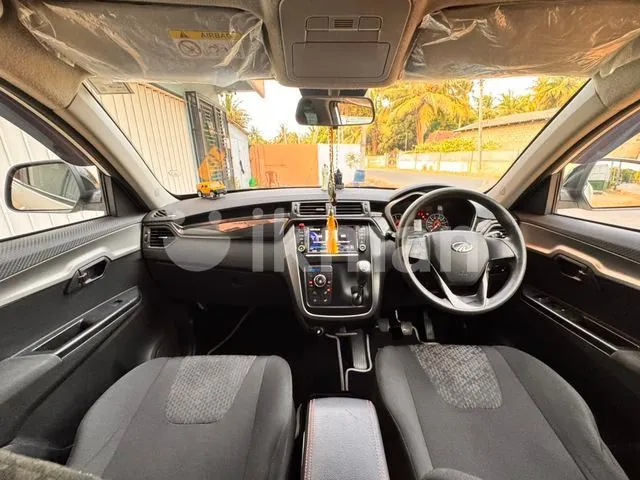 Mahindra Kuv100 2022 photo 3