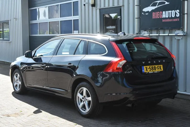 Volvo V60 2015 photo 3