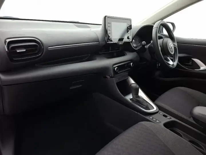 Toyota Yaris 2023 photo 4