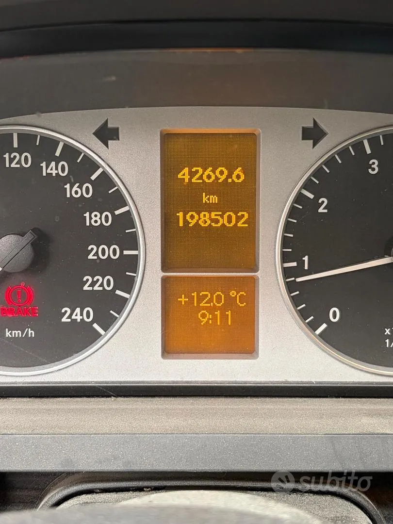 Mercedes-Benz B180 2011 photo 5