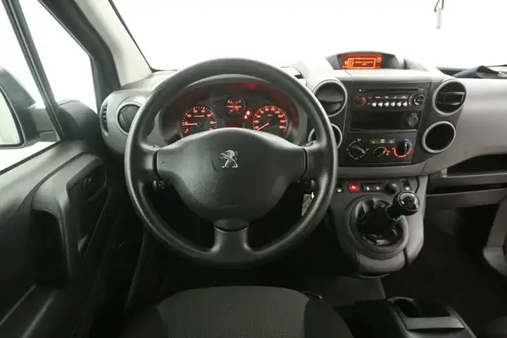 Peugeot Partner 2018 photo 2