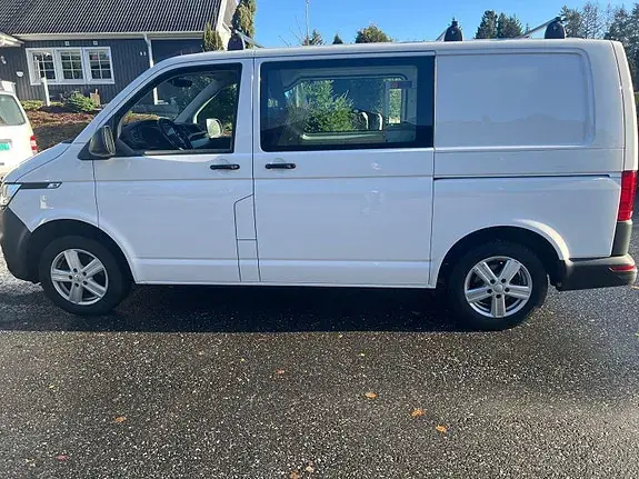 Volkswagen Transporter 2021 photo 2