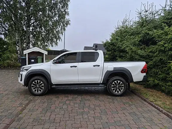 Toyota Hilux 2024 photo 3