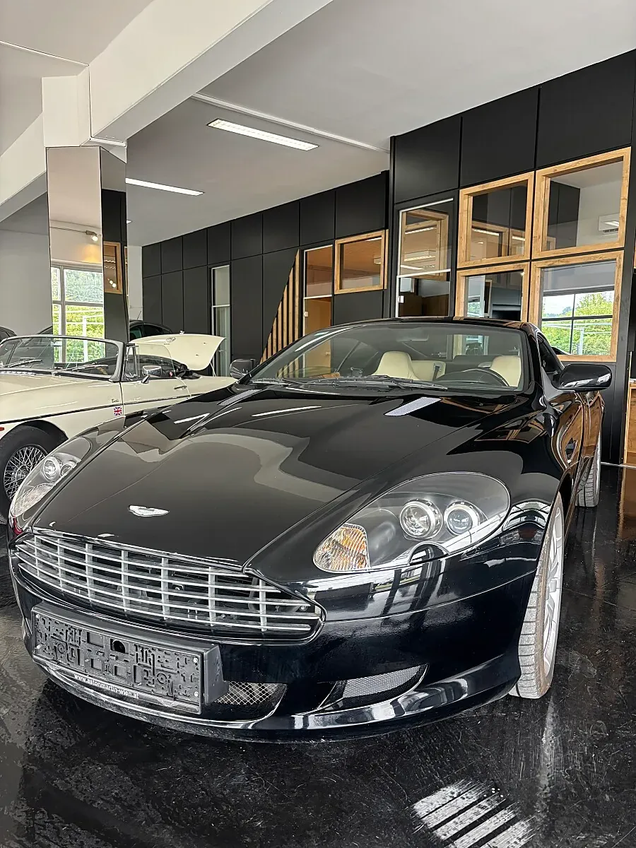 Aston Martin Db9