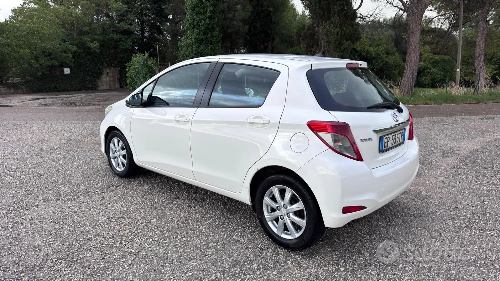 Toyota Yaris 2013 photo 4