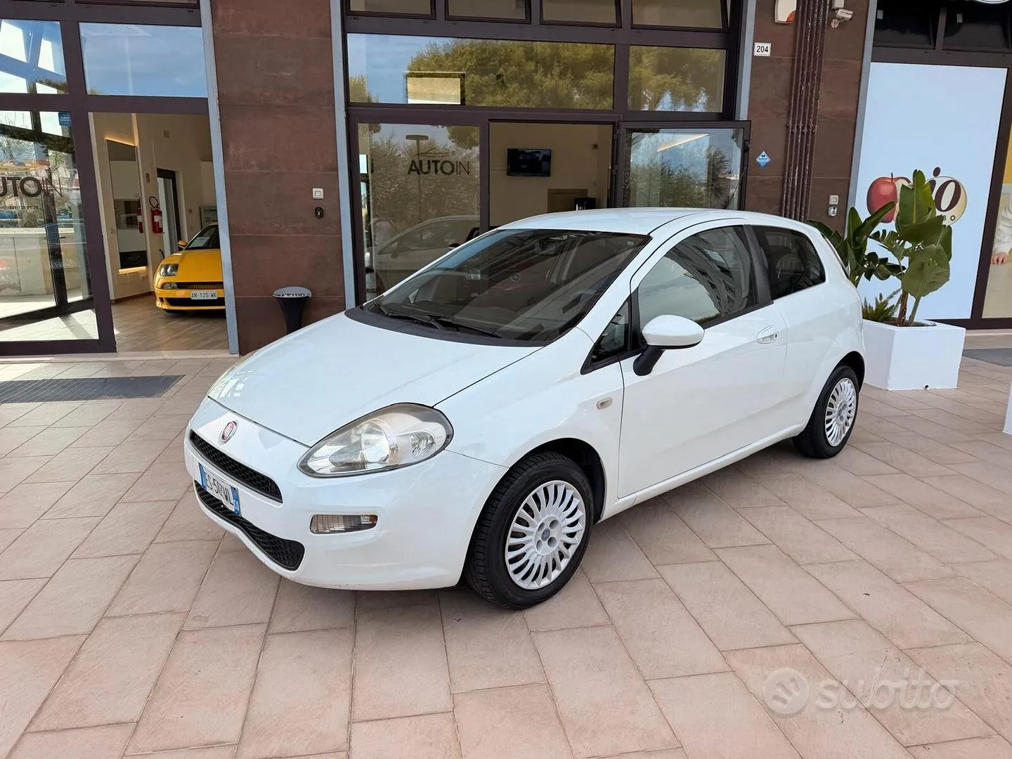 Fiat Punto 2013 photo 2