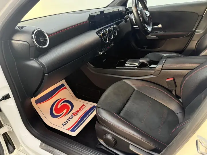 Mercedes-Benz A-Class 2018 photo 3