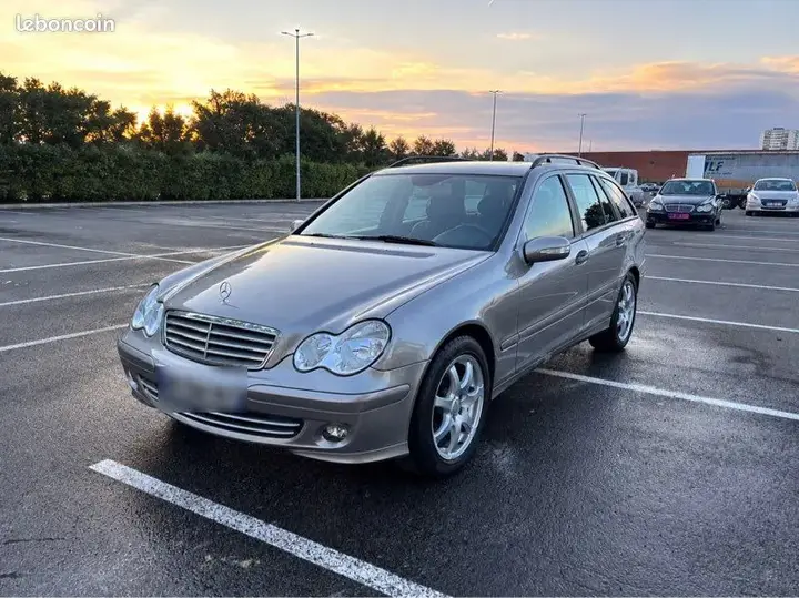 Mercedes-Benz C200