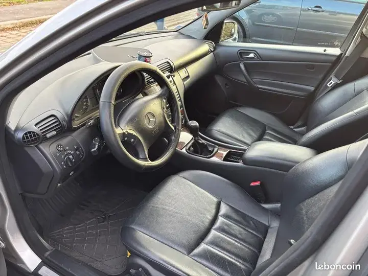 Mercedes-Benz C200 2005 photo 2