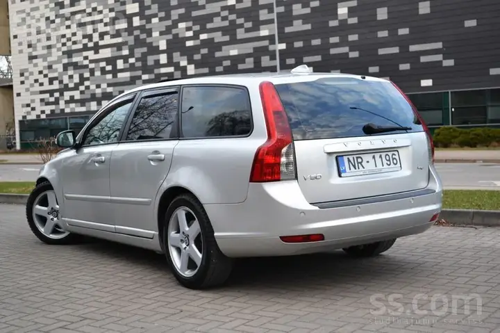 Volvo V50 2009 photo 5