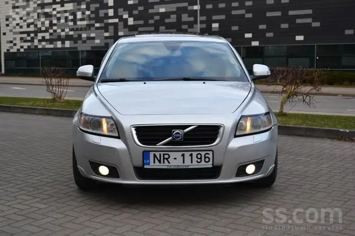 Volvo V50