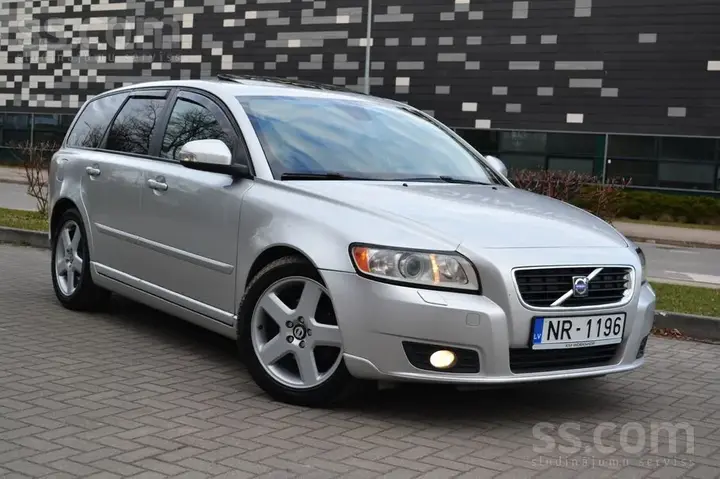 Volvo V50 2009 photo 2