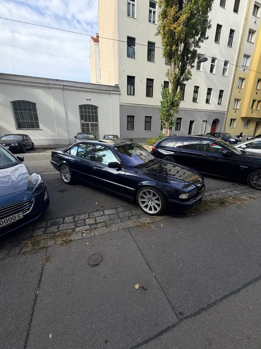 BMW 7 Series 2001 photo 2