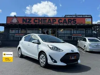 Toyota Aqua 2017 photo 2